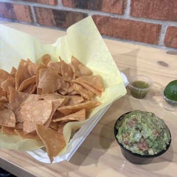 Los Compadres Taquería - Chips and guacamole - Tacos Near Me - Burbank, California