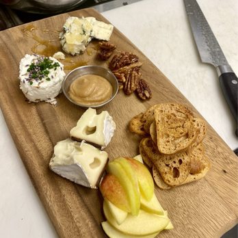 Due West Tavern - CALIFORNIA CHEESES - Cocktail Bars Near Me - Olema, California