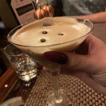 Roanoke - Cocktail Bars Near Me - Chicago, Illinois Roanoke - Cocktail Bars Near Me - Chicago, Illinois