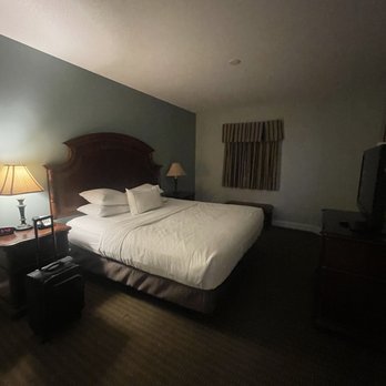 Anderson Ocean Club - Bedroom - Hotels Near Me - Myrtle Beach, South Carolina Anderson Ocean Club - Bedroom - Hotels Near Me - Myrtle Beach, South Carolina