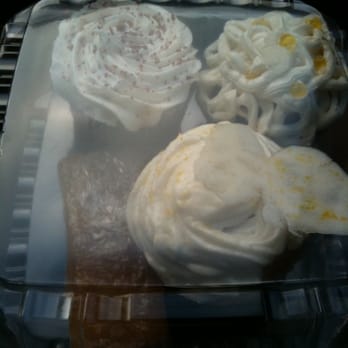 Hawaiian Happy Cakes - Desserts Near Me Hawaiian Happy Cakes - Desserts Near Me