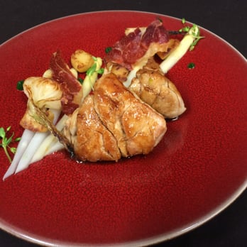 Le Clos St Basile - Ris de veau aux asperges blanches / gnocchis d'oignons doux des Cévennes / palette ibhérique LE CLOS ST BASILE - French Near Me - Mougins, 06 Le Clos St Basile - Ris de veau aux asperges blanches / gnocchis d'oignons doux des Cévennes / palette ibhérique LE CLOS ST BASILE - French Near Me - Mougins, 06