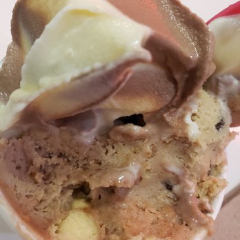 Cookie Dough Dreams - Desserts Near Me - Burbank, California