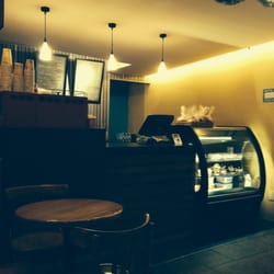 Le Petit Café - interior de la cafetería