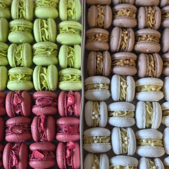 Love N Macarons - Custom Cakes Near Me