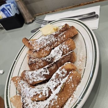 Tally-Ho Restaurant - French Toast - Pizza Near Me - Potomac, Maryland Tally-Ho Restaurant - French Toast - Pizza Near Me - Potomac, Maryland