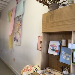 Steady Hand Cafe & Collective - Cute art interior!!!