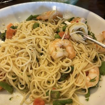 Olive Garden Italian Restaurant - Shrimp, scampi, and garlic sauce with asparagus - Italian Near Me - Phoenix, Arizona Olive Garden Italian Restaurant - Shrimp, scampi, and garlic sauce with asparagus - Italian Near Me - Phoenix, Arizona