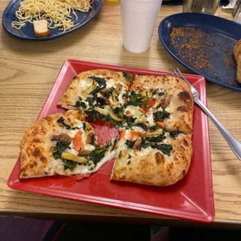 Leonardo's Pizza Villa - Spinach pizza - Pizza Near Me - Harrison, Arkansas