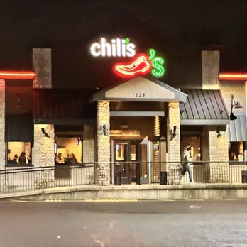 Chili's - Outside - American Near Me - Clark, New Jersey