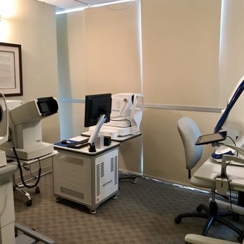 Woodley Optometry - Pre-testing room - Optometrists Near Me - Encino, California Woodley Optometry - Pre-testing room - Optometrists Near Me - Encino, California