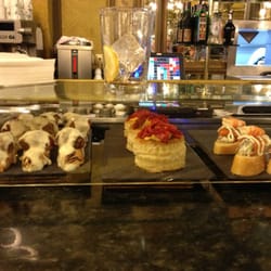 Cafe Iruña Salones