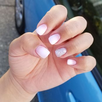 La Vie Nails & Spa - Shellac hombre with sparkle accent! - Nail Salons Near Me - Lynnwood, Washington La Vie Nails & Spa - Shellac hombre with sparkle accent! - Nail Salons Near Me - Lynnwood, Washington