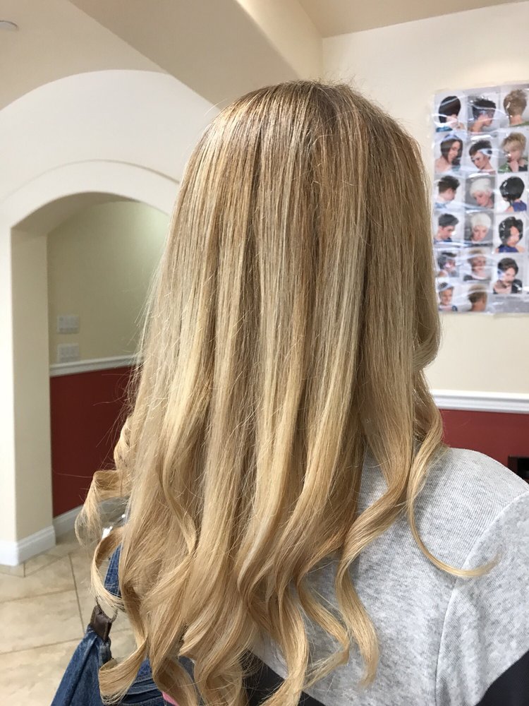 Hair Creations by Janie Logo