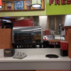 Sheetz - Waiting on food, no one working behind the food counter.