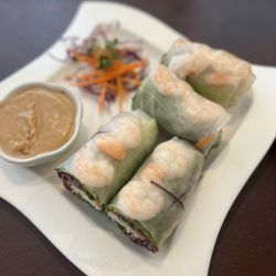 Thai St Cafe - Centennial - Shrimp spring rolls and peanut sauce