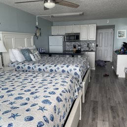 Beautiful room fully stocked with essentials. Beautiful room fully stocked with essentials.