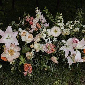 Poppy Cart - Floral Designers Near Me