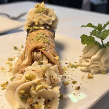 Marro's Italian Restaurant - cannoli - Italian Near Me - Saugatuck, Michigan
