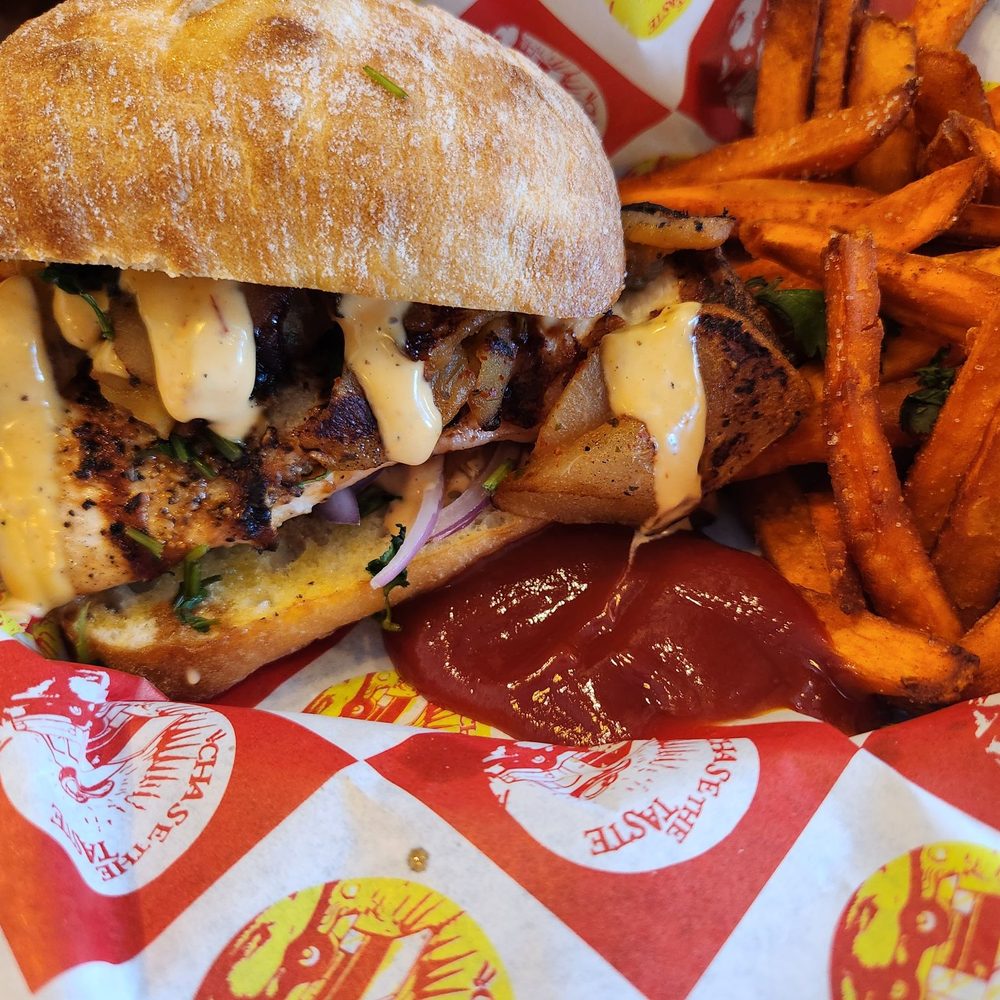 Chase the Taste - Chicken sandwich - New American Near Me - El Paso, Texas