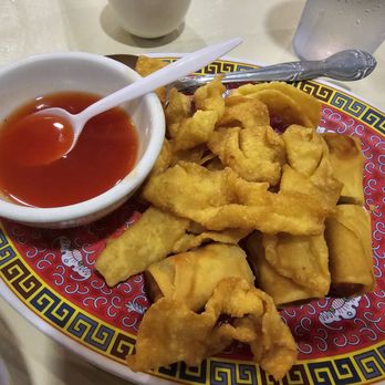 Szechuan Chinese Cuisine - Fried won ton and vegetable eggroll - Szechuan Near Me - Vallejo, California Szechuan Chinese Cuisine - Fried won ton and vegetable eggroll - Szechuan Near Me - Vallejo, California
