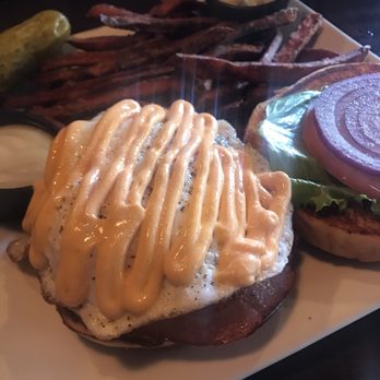 Karvers Grille - Karvers Burger - Burger, Egg, Ham, Cheddar Cheese and Sriracha Mayo - American Near Me - Holbrook, New York