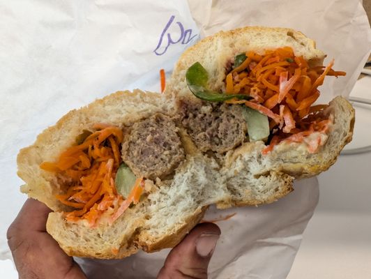 Banh Mi King by null