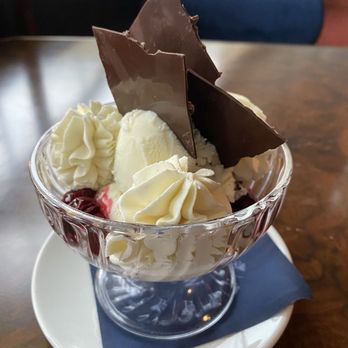 The View Restaurant & Lounge - Cherries Jubilee sundae - Lounges Near Me - New York, New York The View Restaurant & Lounge - Cherries Jubilee sundae - Lounges Near Me - New York, New York