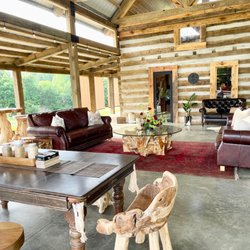 Sandy River Distillery - Outdoor seating for tasting room