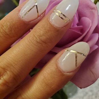 Chanel Nails Spa - Off White Acrylic Nails - Nail Salons Near Me - Kahului, Hawaii