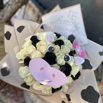 Sweets By Pila - cow bouquet - Desserts Near Me