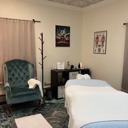 Minerva's Massage - Massage room