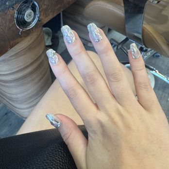 Avalon Nails and Spa Crofton - Nail Salons Near Me - Crofton, Maryland