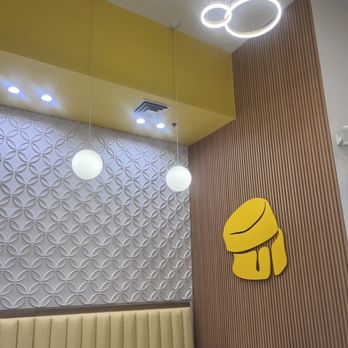 Fluffy Fluffy - Interior - Desserts Near Me - Tustin, California