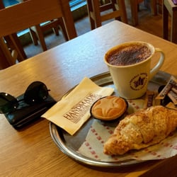 Boulangerie - Croissant and cappuccino