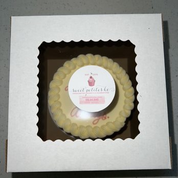 Sweet Petites KC - Bakeries Near Me - Kansas City, Missouri