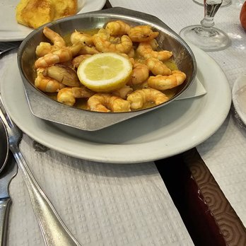 Merendinha do Arco - Shrimp in a garlic olive oil - Portuguese Near Me - Lisbon, 11