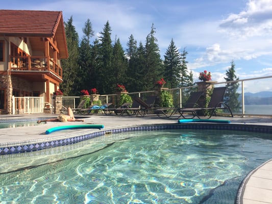 Halcyon Hot Springs Resort by null