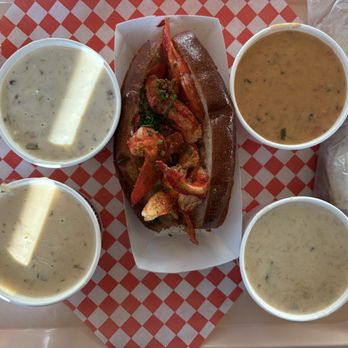 Pike Place Chowder - 4-Cup Chowder Sampler Maine-Style Lobster Roll - Seafood Near Me - Seattle, Washington