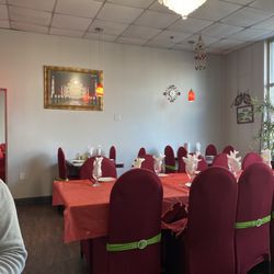Deshi Street Bangladeshi Restaurant - Charming dining room, cozy