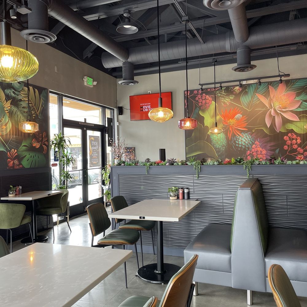 Lantern Vietnamese Kitchen - Entrance Seating - Breakfast & Brunch Near Me - Rancho Cucamonga, California Lantern Vietnamese Kitchen - Entrance Seating - Breakfast & Brunch Near Me - Rancho Cucamonga, California