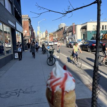 Eva's Original Chimneys - Desserts Near Me - Toronto, Ontario Eva's Original Chimneys - Desserts Near Me - Toronto, Ontario
