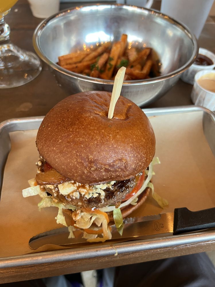 Hopdoddy Burger Bar