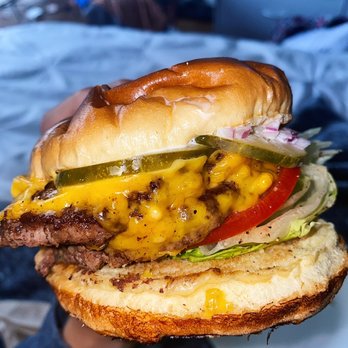 Small Cheval- Old Town - THE BEST CHEESEBURGER IN CHICAGO - Burgers Near Me - Chicago, Illinois Small Cheval- Old Town - THE BEST CHEESEBURGER IN CHICAGO - Burgers Near Me - Chicago, Illinois