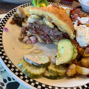 Black Bear Diner Downey - Diners Near Me - Downey, California
