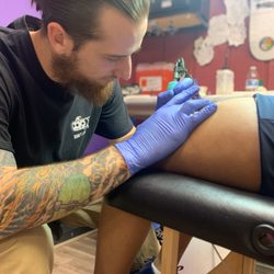Prentice Ink - One of the awesome artist! This is Tyler Danta going to work!