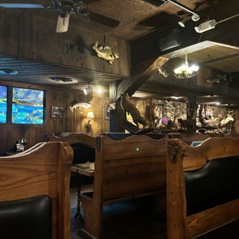 Bill's Pizza & Pub - Inside seating - Pizza Near Me - Mundelein, Illinois Bill's Pizza & Pub - Inside seating - Pizza Near Me - Mundelein, Illinois