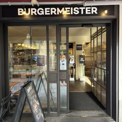 Burgermeister - Entrance