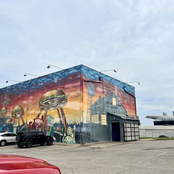 Twisted Root Burger - a colorful mural on the side of a building - Burgers Near Me - Waco, Texas Twisted Root Burger - a colorful mural on the side of a building - Burgers Near Me - Waco, Texas