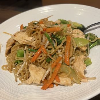The Connection Thai sushi - Chicken chow mein - Thai Near Me - Henderson, Nevada The Connection Thai sushi - Chicken chow mein - Thai Near Me - Henderson, Nevada